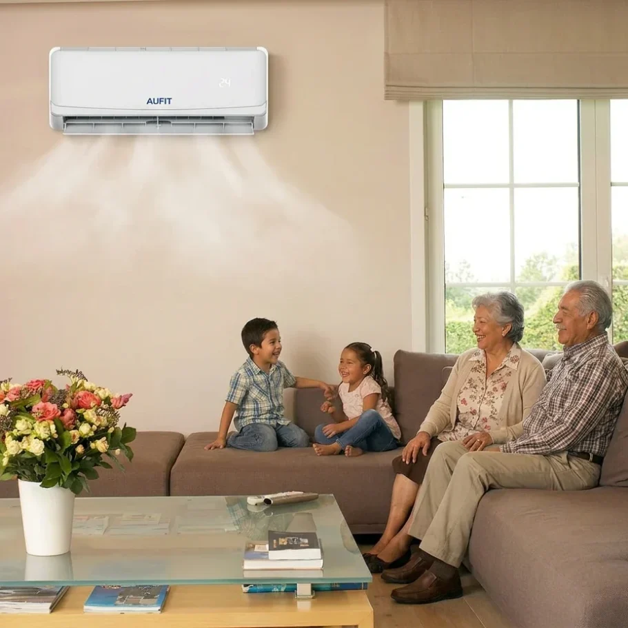 abuelitos en sala con nietos y minisplit aufit.mx